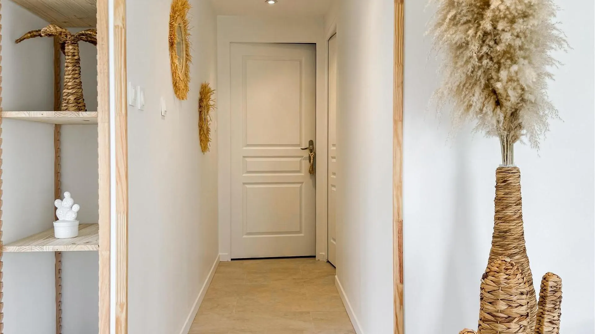 Awesome Home In Salavas With House A Mountain View 0*,  Francja