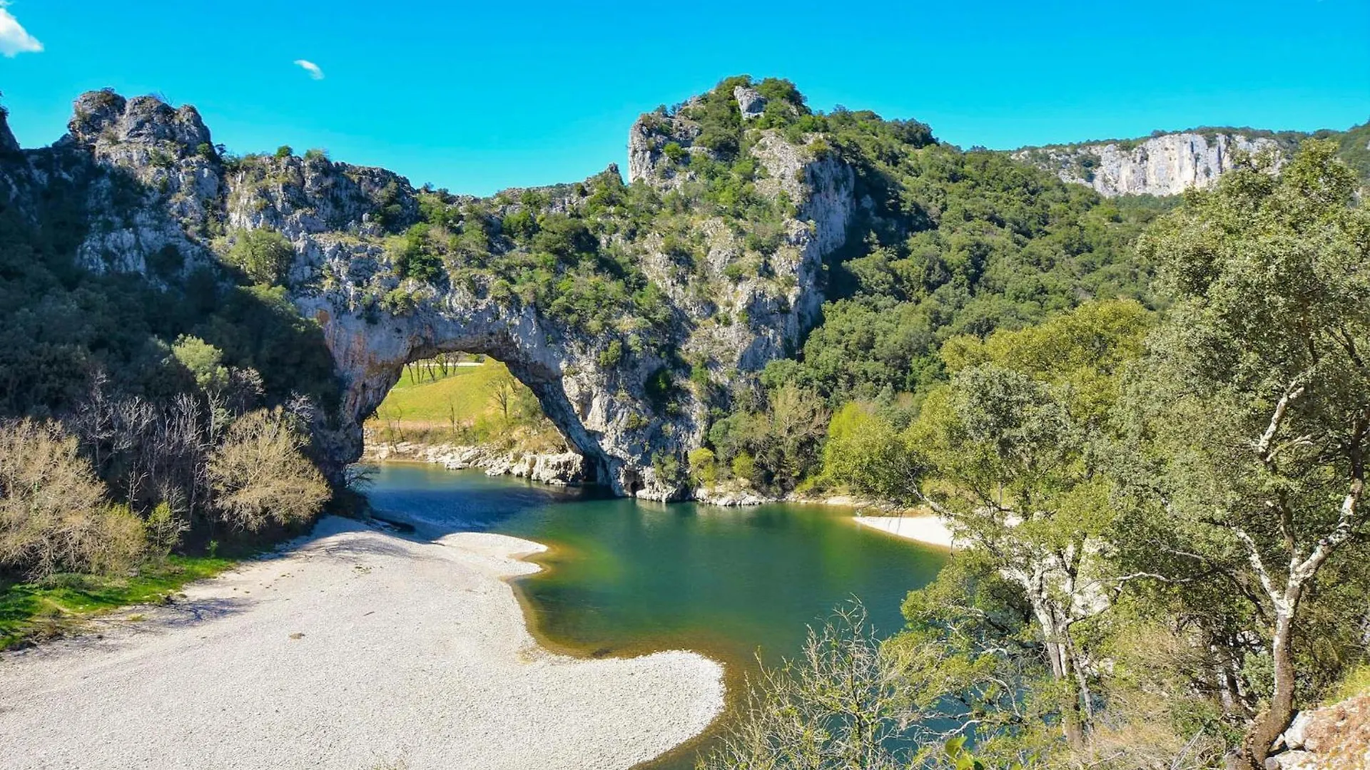 Dom wakacyjny Awesome Home In Salavas With House A Mountain View