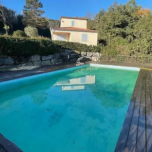 Chez Laura Pres Du Pont D'arc Hébergement de vacances